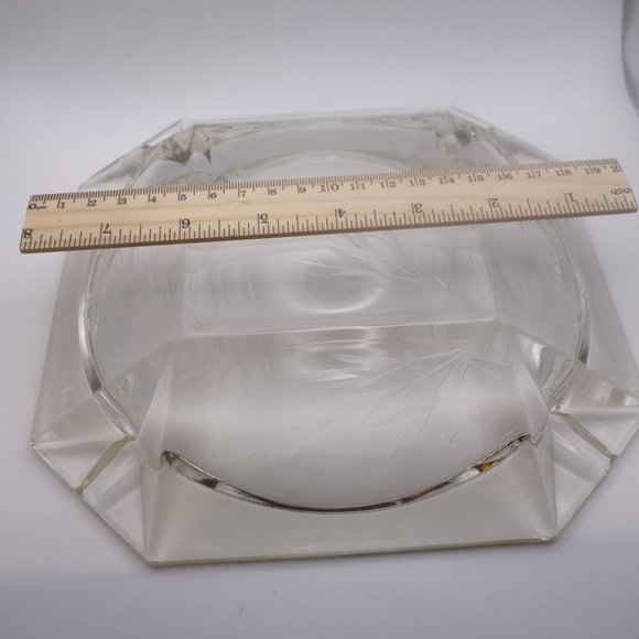 Square Glass Cigar Ash Tray with Wheat Stalk Etching Design - Picture 7 of 12